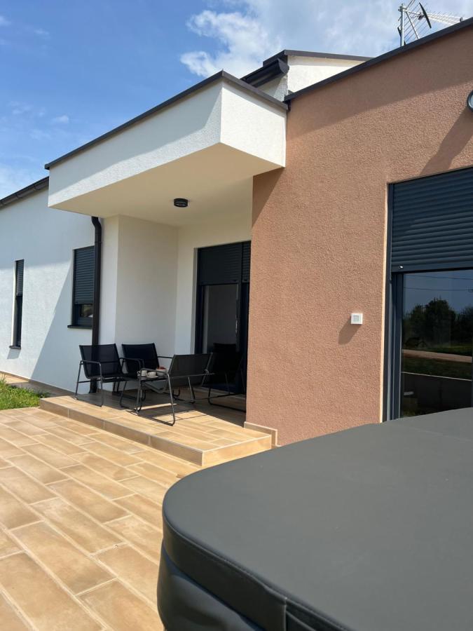 Modern Home Ula Brtonigla Exterior foto